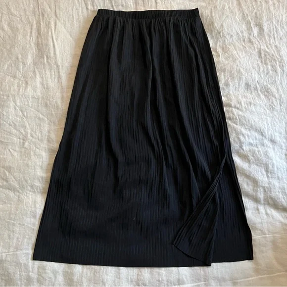 ❌SOLD❌ Aritzia Wilfred Black Celesse Midi Skirt - Picture 2 of 8